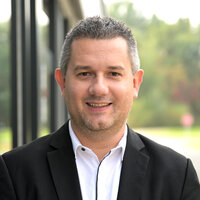 Portrait vom Geschäftsführer Mag. (FH) Michael Sternig, MA